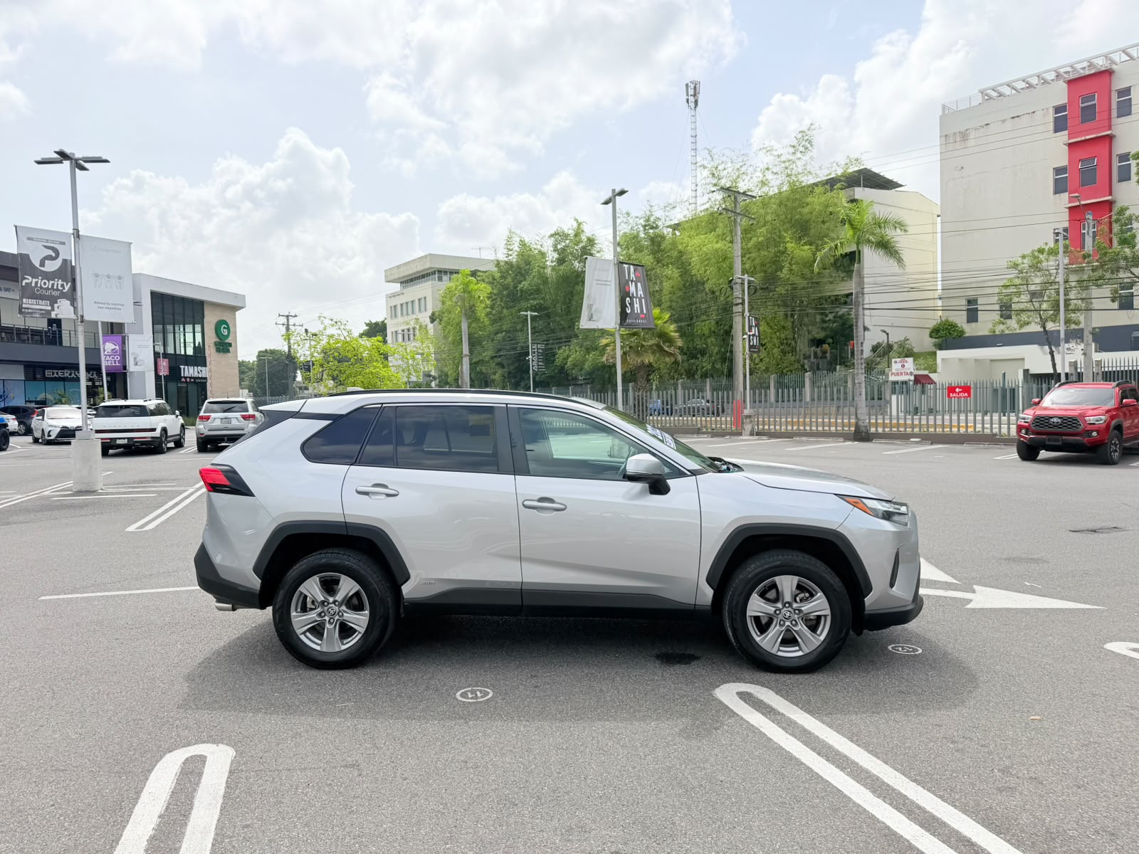 Toyota RAV4 XLE Hybrid AWD 2022 Foto 7322578-15.jpg