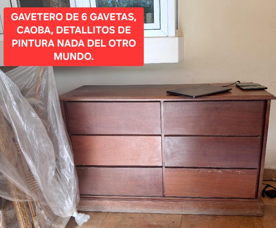 GAVETERO DE 6 GAVETAS ES CAOBA DETALLITOS PERCAMINUTA DE PINTURA. Foto 7322658-1.jpg