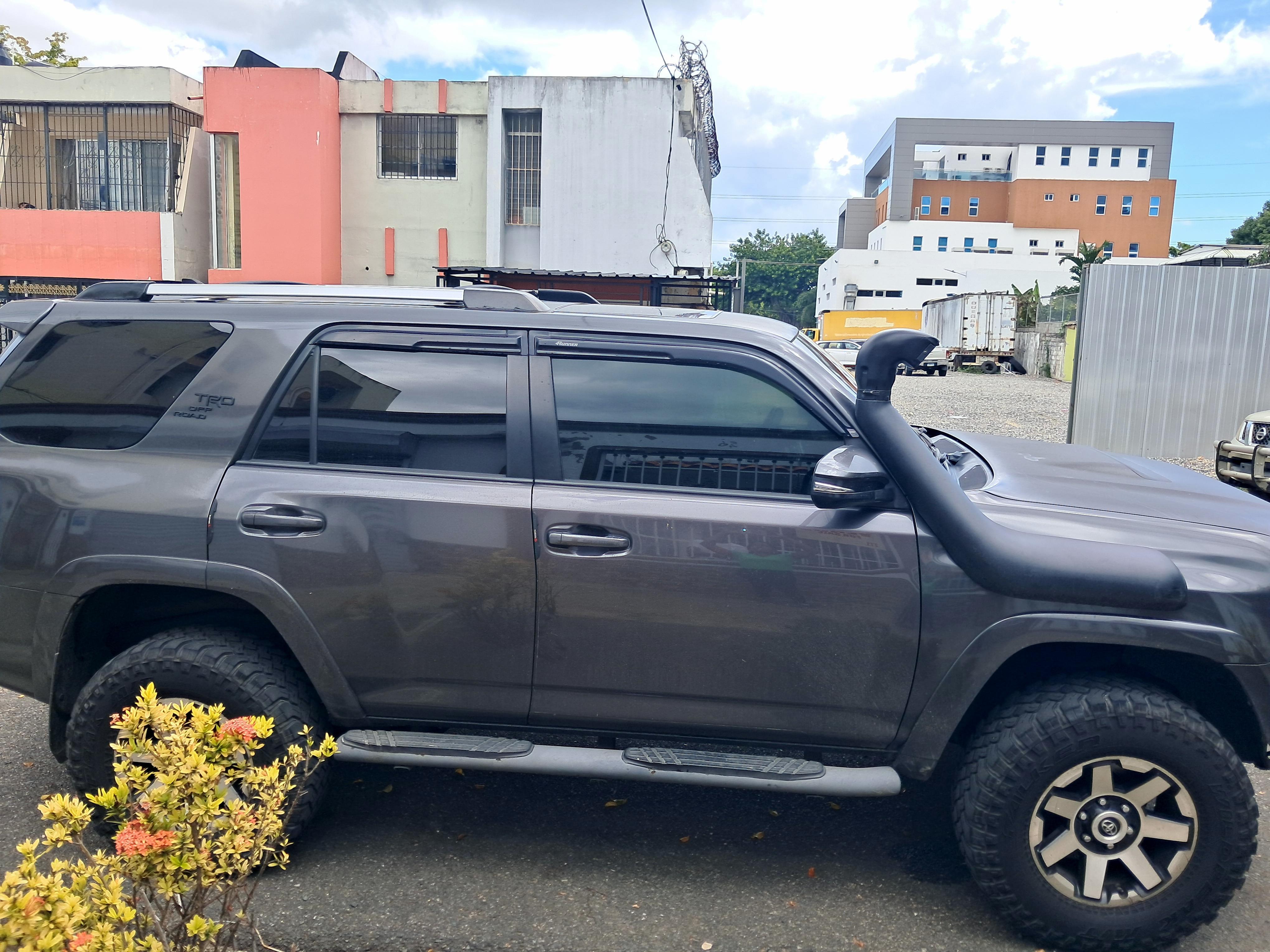 JEEP TOYOTA 4RUNNER SR5 PREMIUM EXCELENTE CONDICIONES. 2017 Foto 7322680-2.jpg