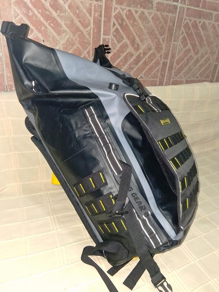 Mochila Impermeable Nelson-Rigg Hurricane 30L  Foto 7322692-6.jpg