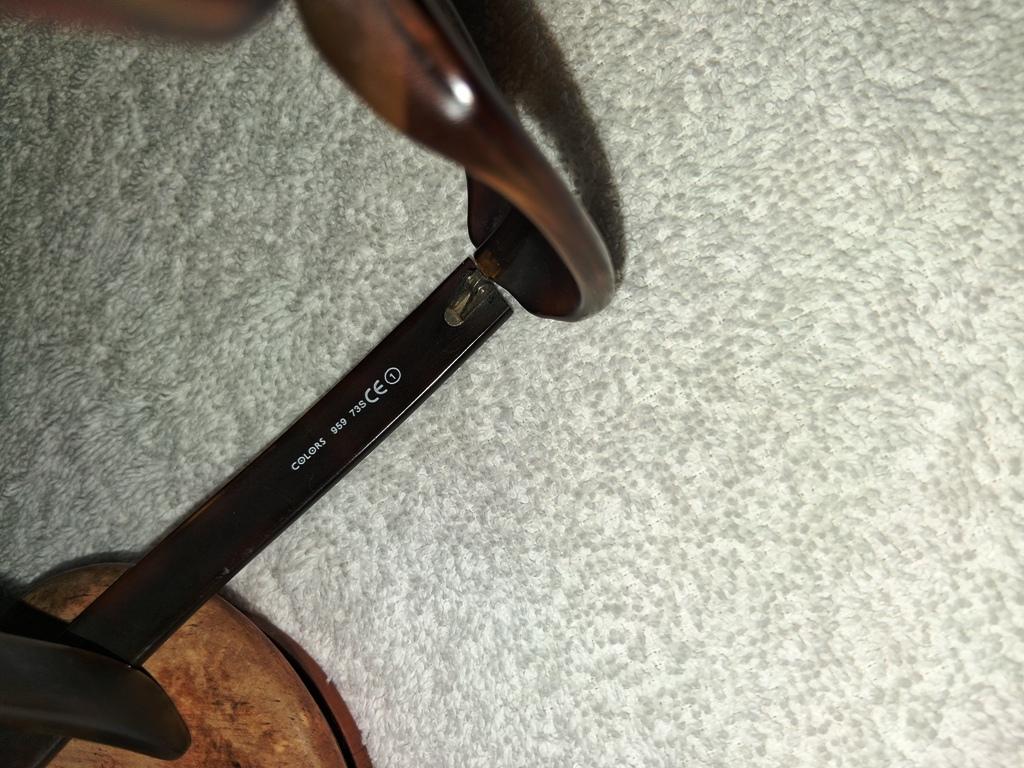 Montura de Lentes Vintage Clasica - United Colors of Benetton Original Foto 7322697-5.jpg