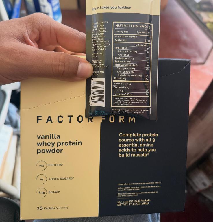 Proteína Factor Form Whey de suero de leche sabor a vainilla en caja d Foto 7322746-1.jpg