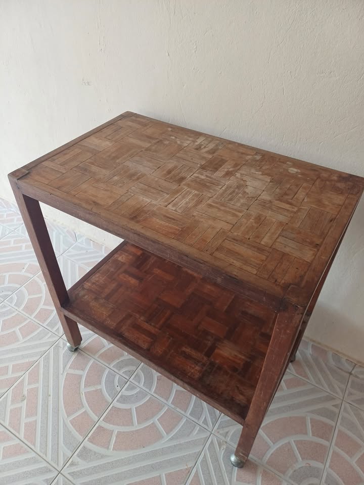 Mesa Auxiliar de Caoba Estilo Vintage / Para Restaurar Foto 7322806-2.jpg