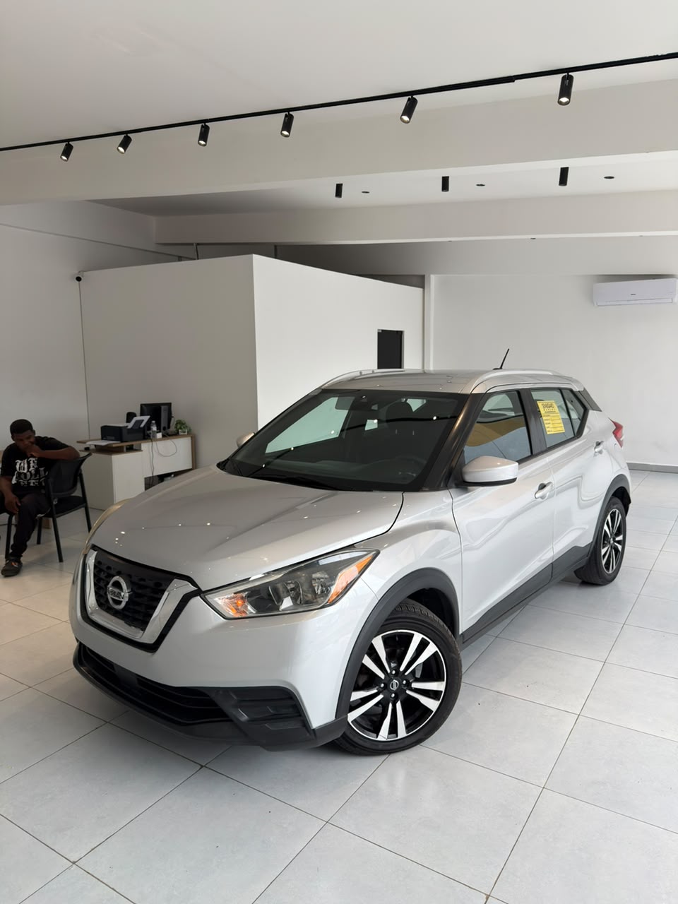 Nissan Kicks 2020 SV Foto 7322852-1.jpg