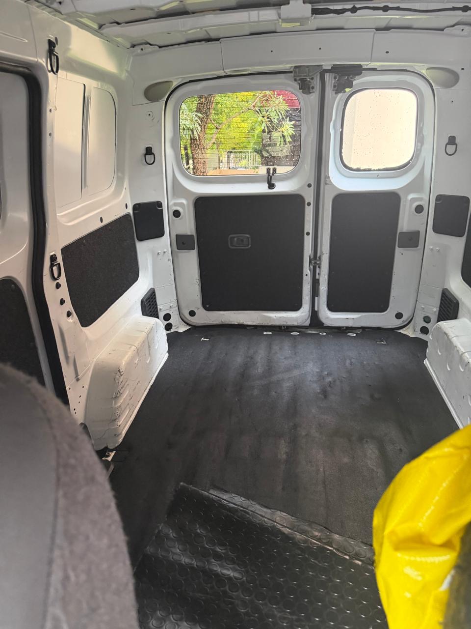 Furgoneta Nissan NV 200 año 2020 americana  Foto 7323017-4.jpg