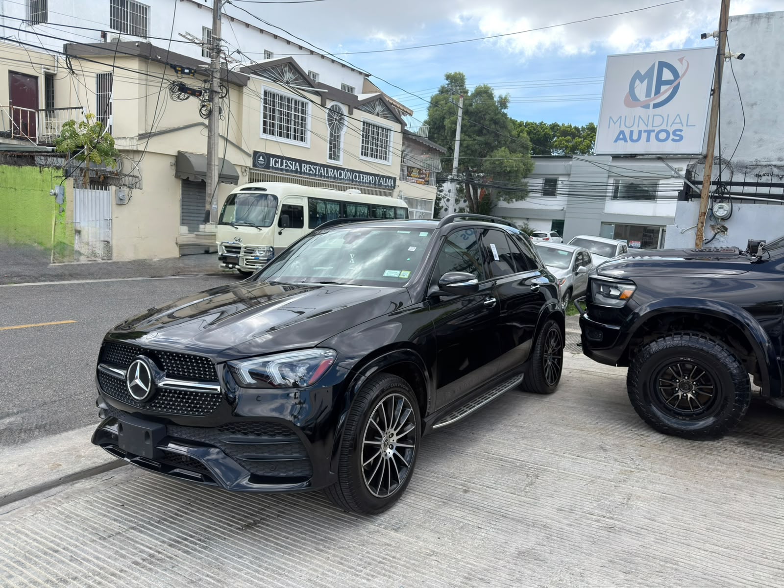 MERCEDES BENZ GLE350 2021 AMG PACKAGE 4Matic  Foto 7323143-3.jpg