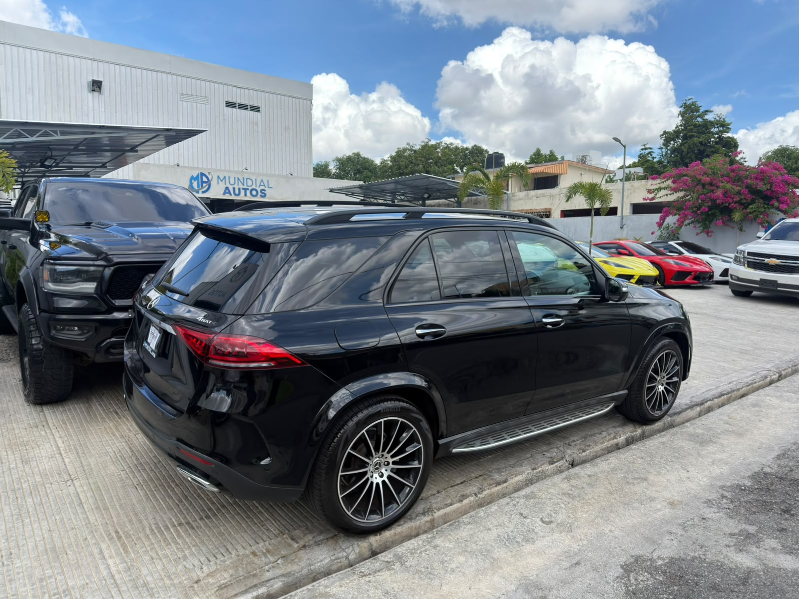 MERCEDES BENZ GLE350 2021 AMG PACKAGE 4Matic  Foto 7323143-5.jpg