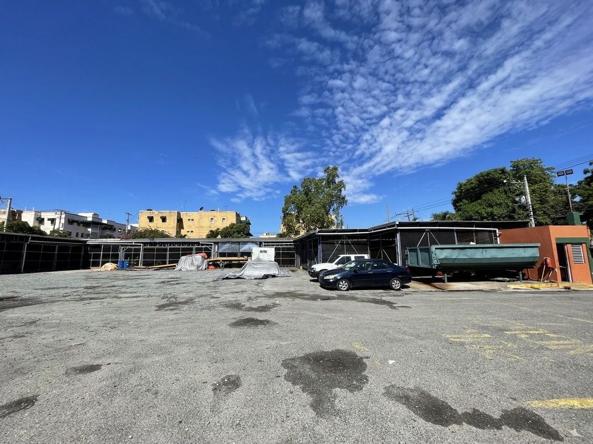 Propiedad Industrial Comercial y de Oficinas de 6531 m  Carretera de M Foto 7323204-4.jpg