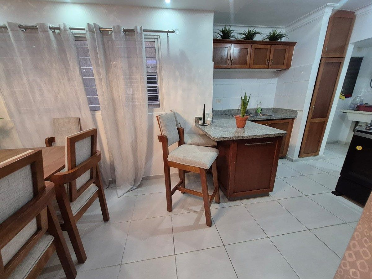 Apartamento en alquiler Charles de Gaulle casi esquina Autopista de Sa Foto 7323562-5.jpg