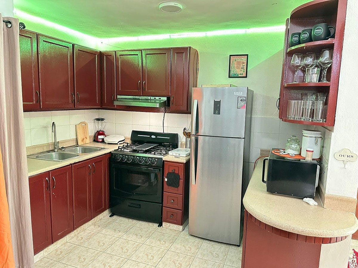 Apartamento AMUEBLADO en la AV. ESPAÑA disponible para VENTA o ALQUILE Foto 7323577-4.jpg