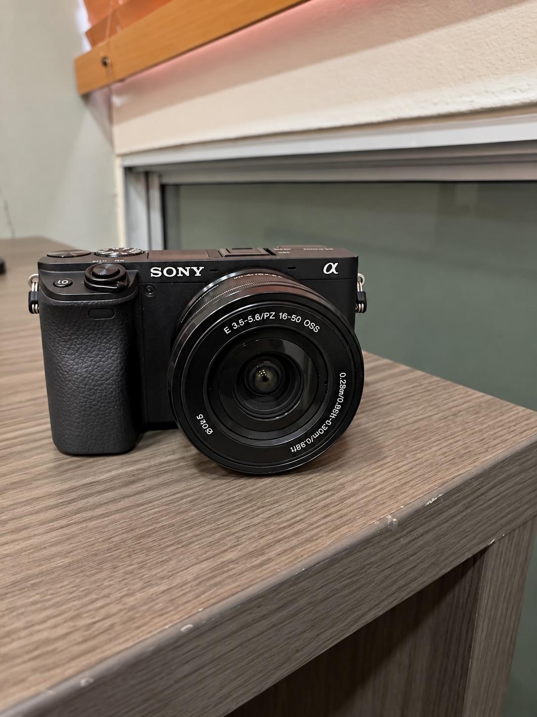 Sony Alpha A6400 4K  Lente 16-50mm  Accesorios Foto 7323741-1.jpg