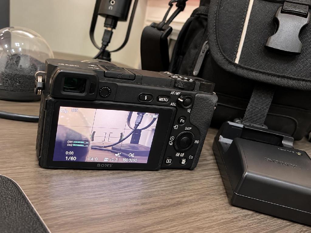 Sony Alpha A6400 4K  Lente 16-50mm  Accesorios Foto 7323741-5.jpg