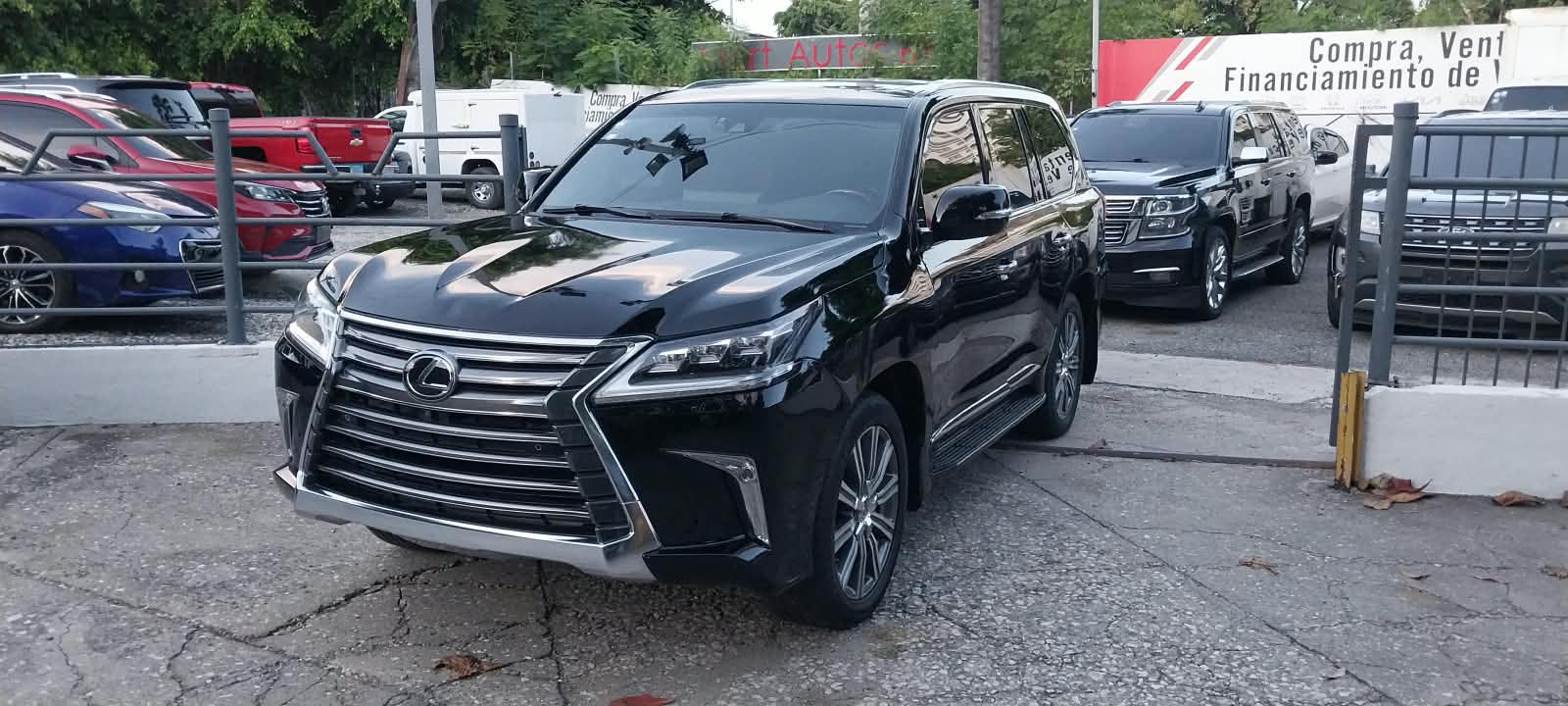LEXUS LX 570 2017  Foto 7323907-1.jpg