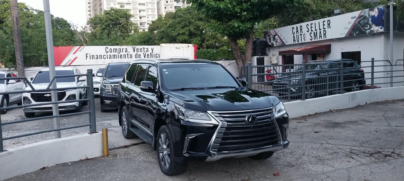 LEXUS LX 570 2017  Foto 7323907-3.jpg