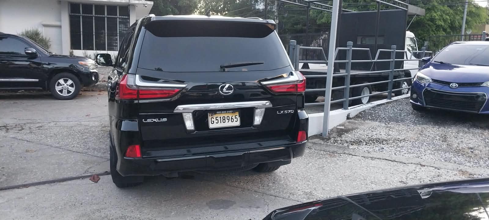 LEXUS LX 570 2017  Foto 7323907-4.jpg