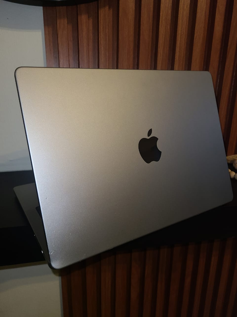 MacBook Pro A2918 Foto 7324000-4.jpg