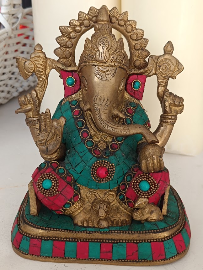 Estatua de Ganesha con piedras preciosas de colores en acabado antiguo Foto 7324017-4.jpg
