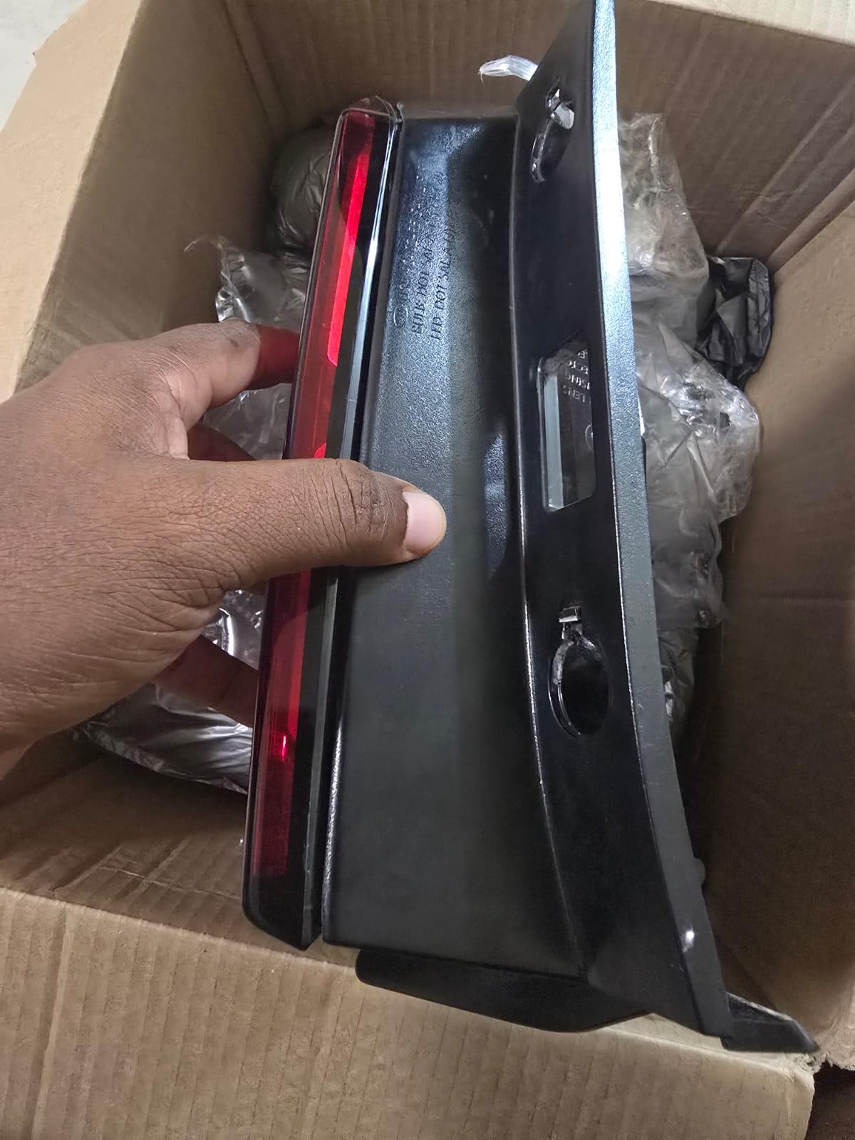 LUZ TRASERA LED ORIGINAL KIA SORENTO SX / SX PRESTIGE 2021 · 2022 · 20 Foto 7324030-4.jpg
