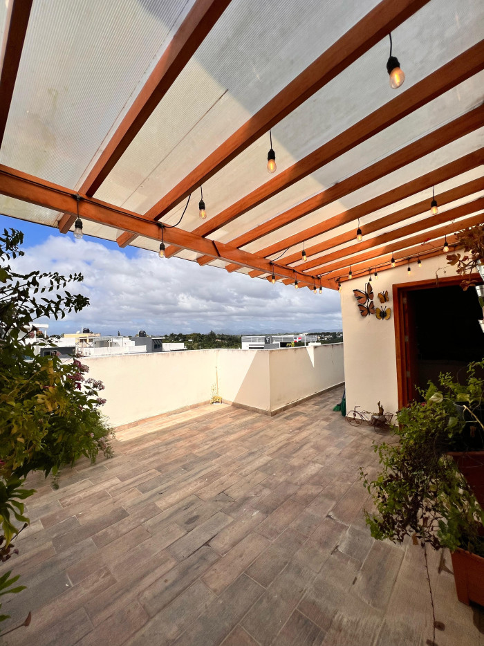 En Venta Hermoso Penhouse en Altos de Arroyo Hondo II Foto 7324055-8.jpg