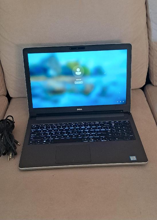 Laptop Dell TOUCH Inspiron 256GB SSD 12GB i5 2.4 Foto 7324080-1.jpg