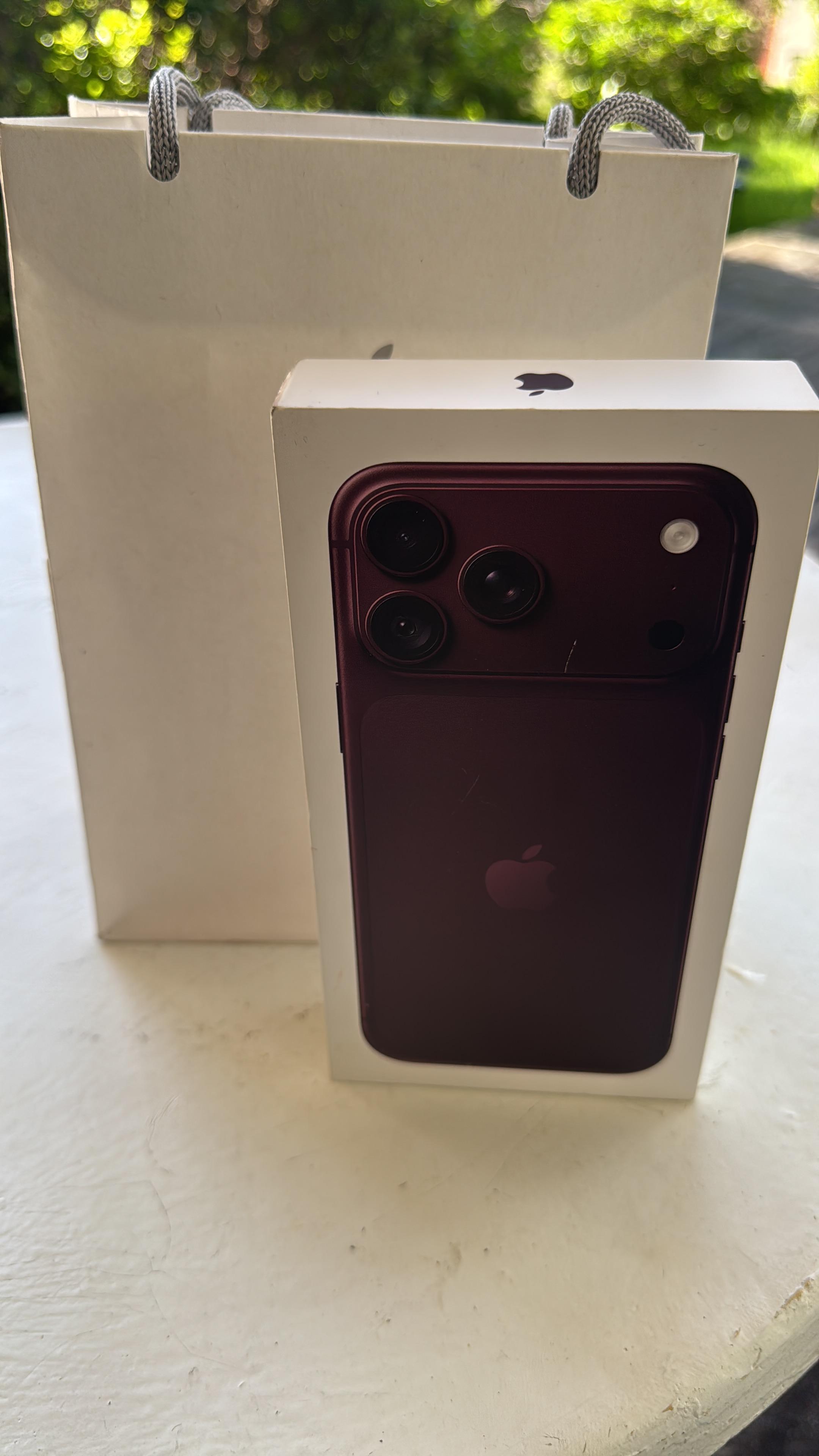 IPHONE 18 PRO MAX 256GB FACTORY CLEAN SELLADO Foto 7324206-2.jpg