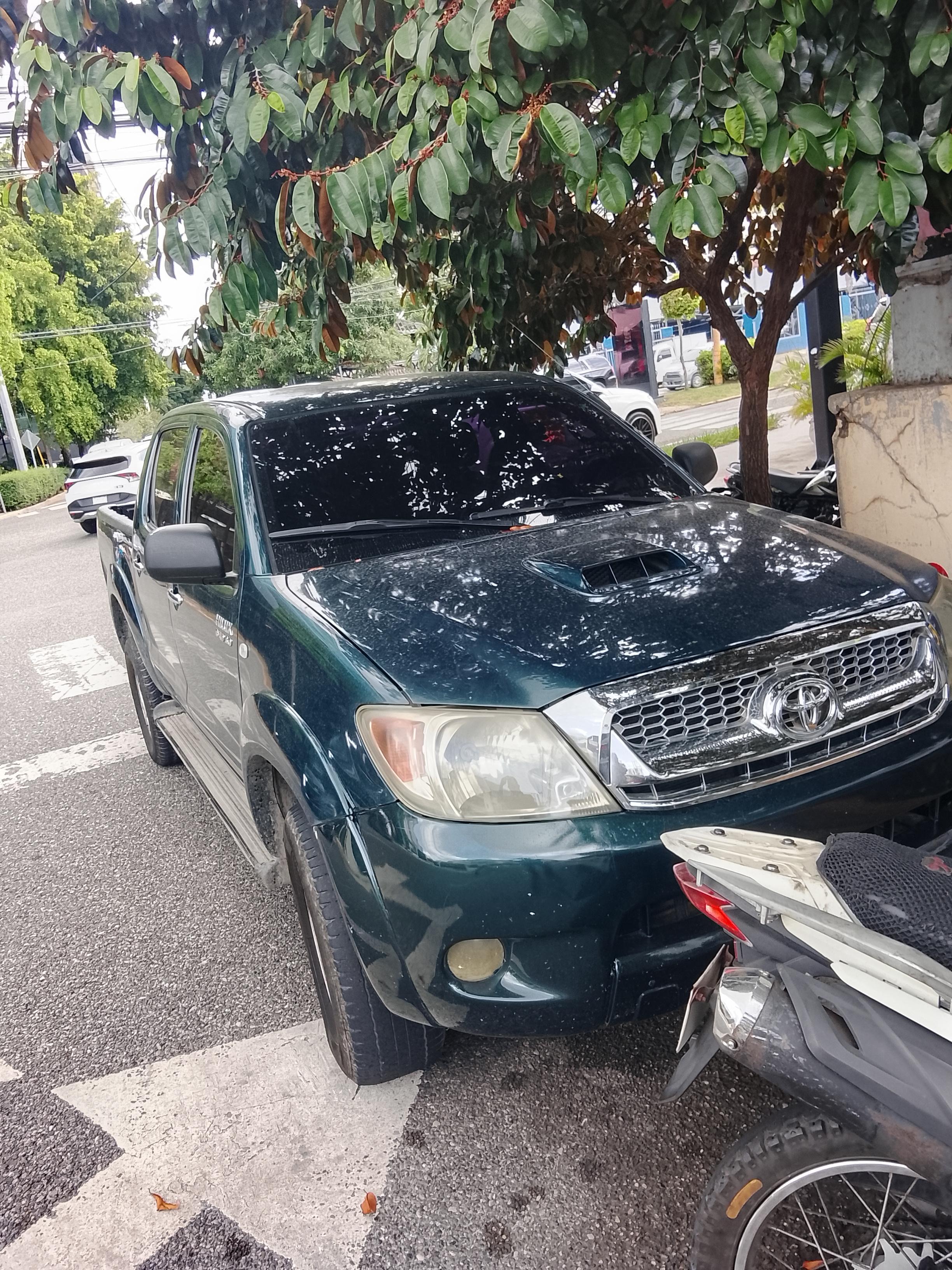 Camioneta Toyota Hilux en Santo Domingo Oeste Foto 7324258-1.jpg