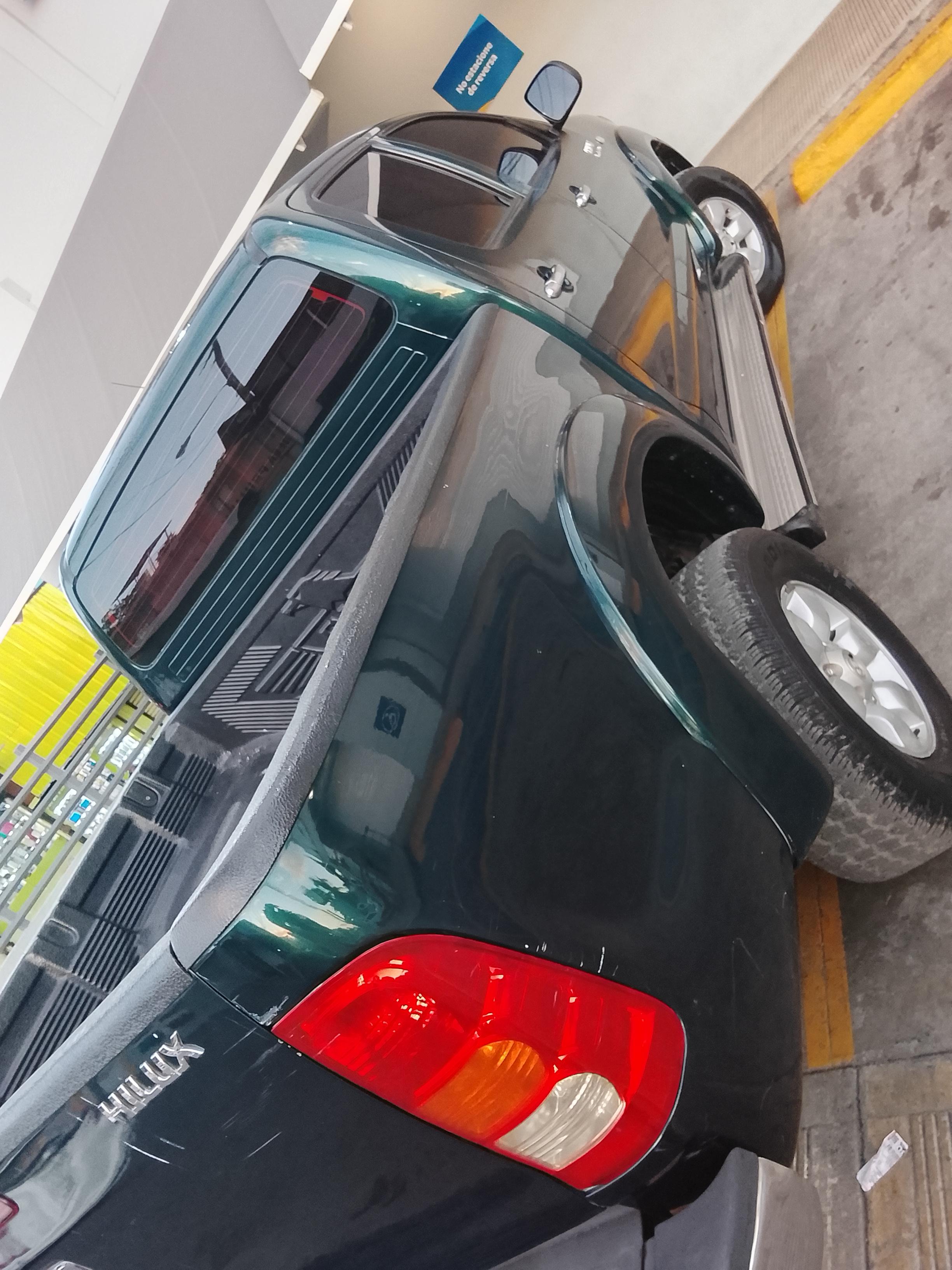 Camioneta Toyota Hilux en Santo Domingo Oeste Foto 7324258-7.jpg