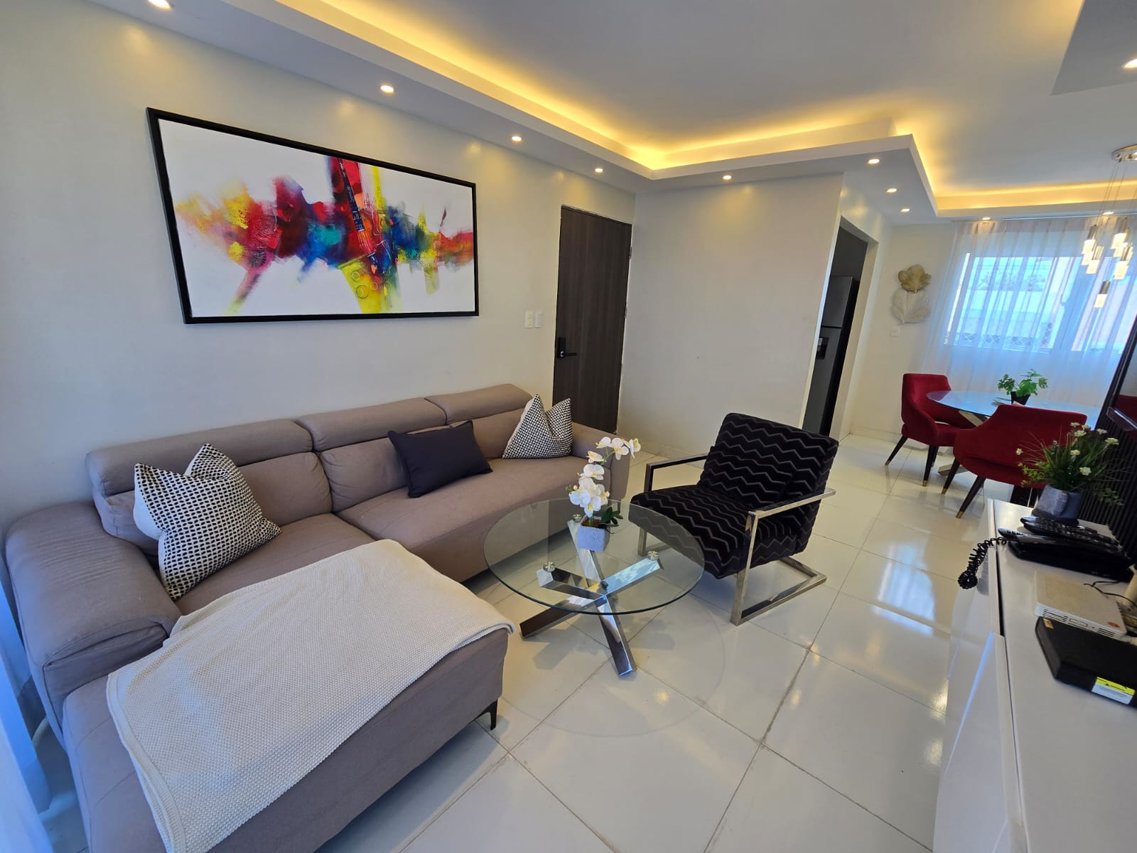 Apartamento con Terraza en Villas Naco Km 13 Autopista Duarte entrando Foto 7324445-10.jpg