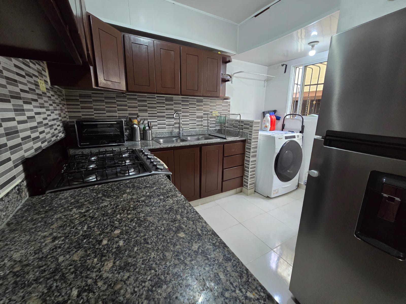 Apartamento en el Residencial Monumental Santo Domingo Oeste.   Foto 7324463-13.jpg