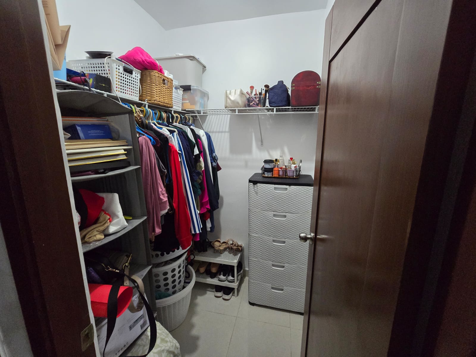 Apartamento en el Residencial Monumental Santo Domingo Oeste.   Foto 7324463-3.jpg