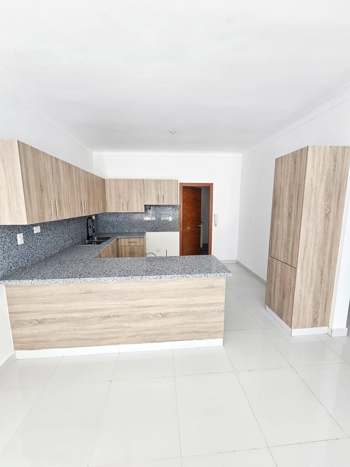 Apartamento Nuevo con terraza en Don Honorio RD11250000  - 2do piso co Foto 7324470-10.jpg
