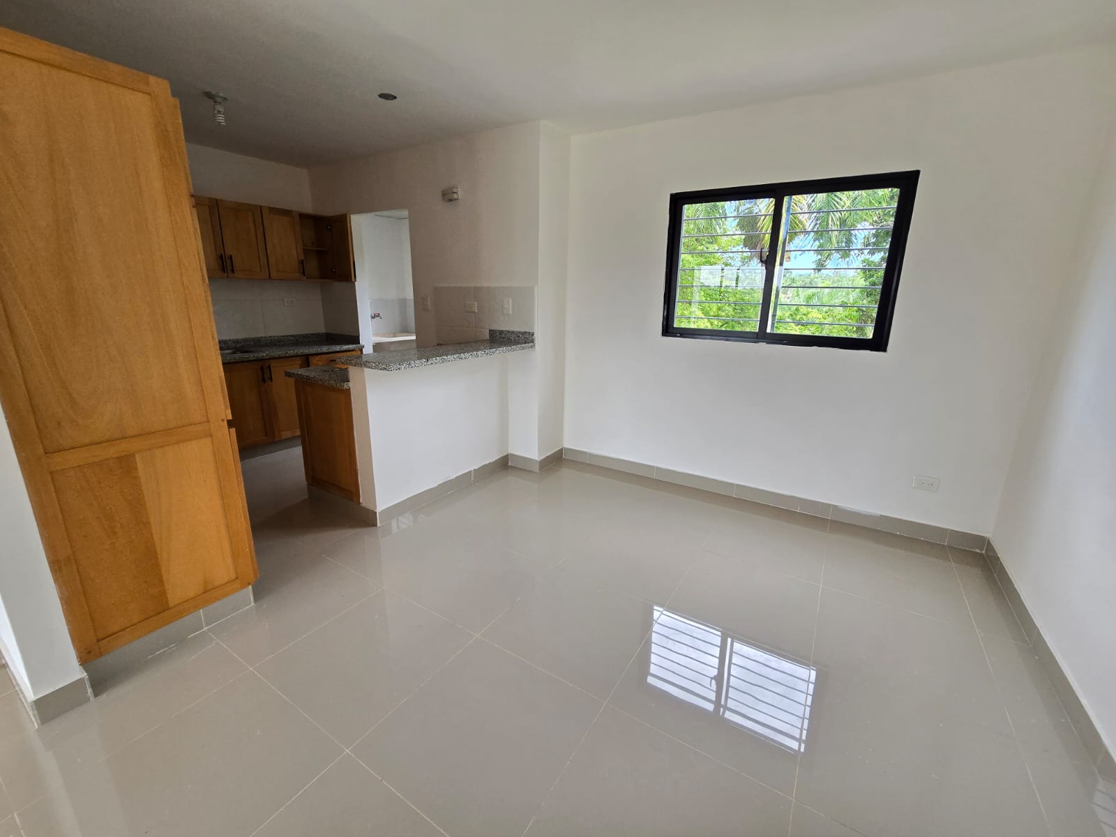 Apartamento en 2do Piso Detrás de la Embajada Americana Residencial Au Foto 7324476-13.jpg