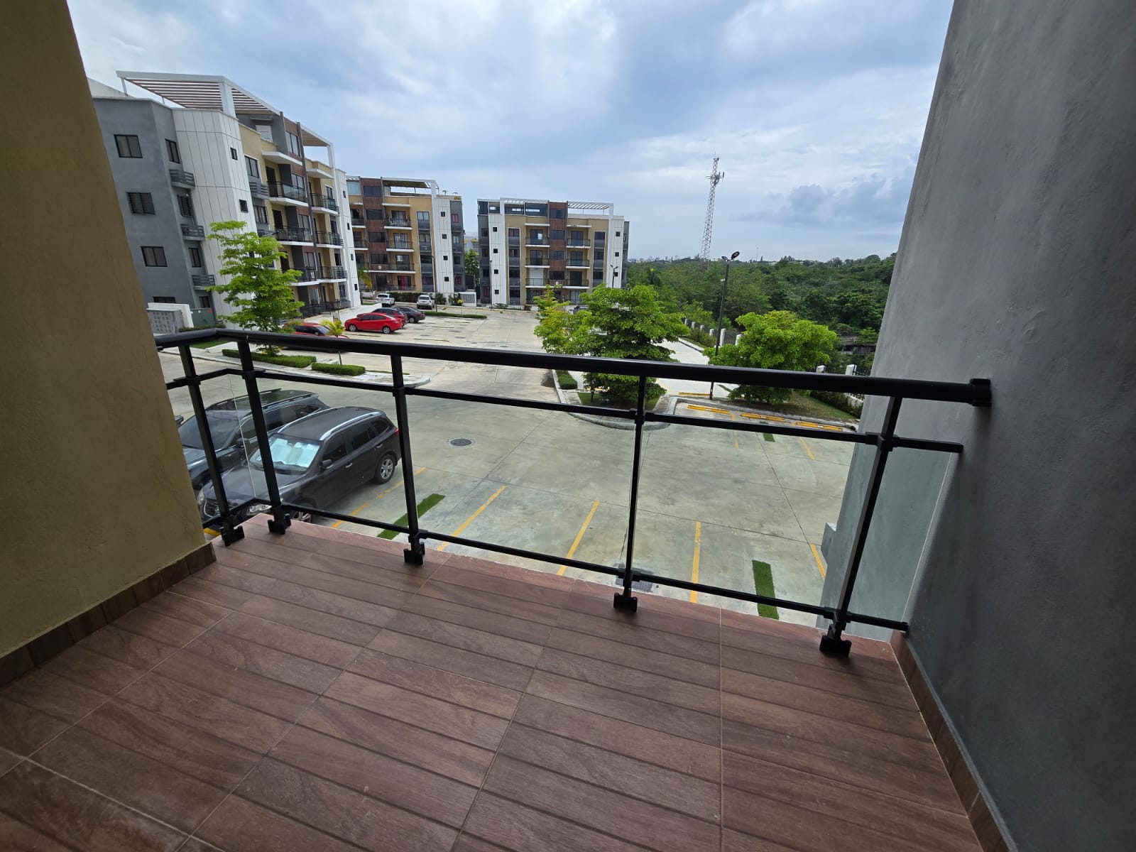 Apartamento en 2do Piso Detrás de la Embajada Americana Residencial Au Foto 7324476-2.jpg
