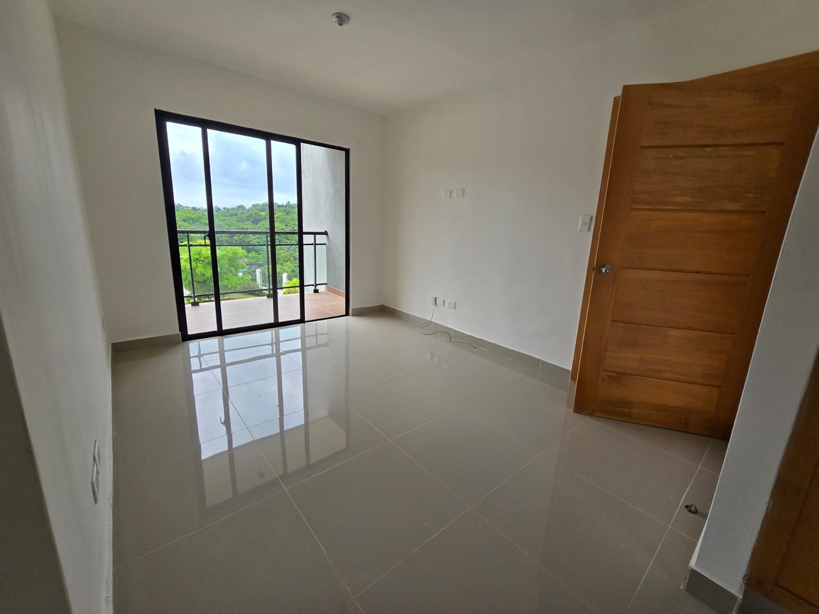 Apartamento en 2do Piso Detrás de la Embajada Americana Residencial Au Foto 7324476-4.jpg