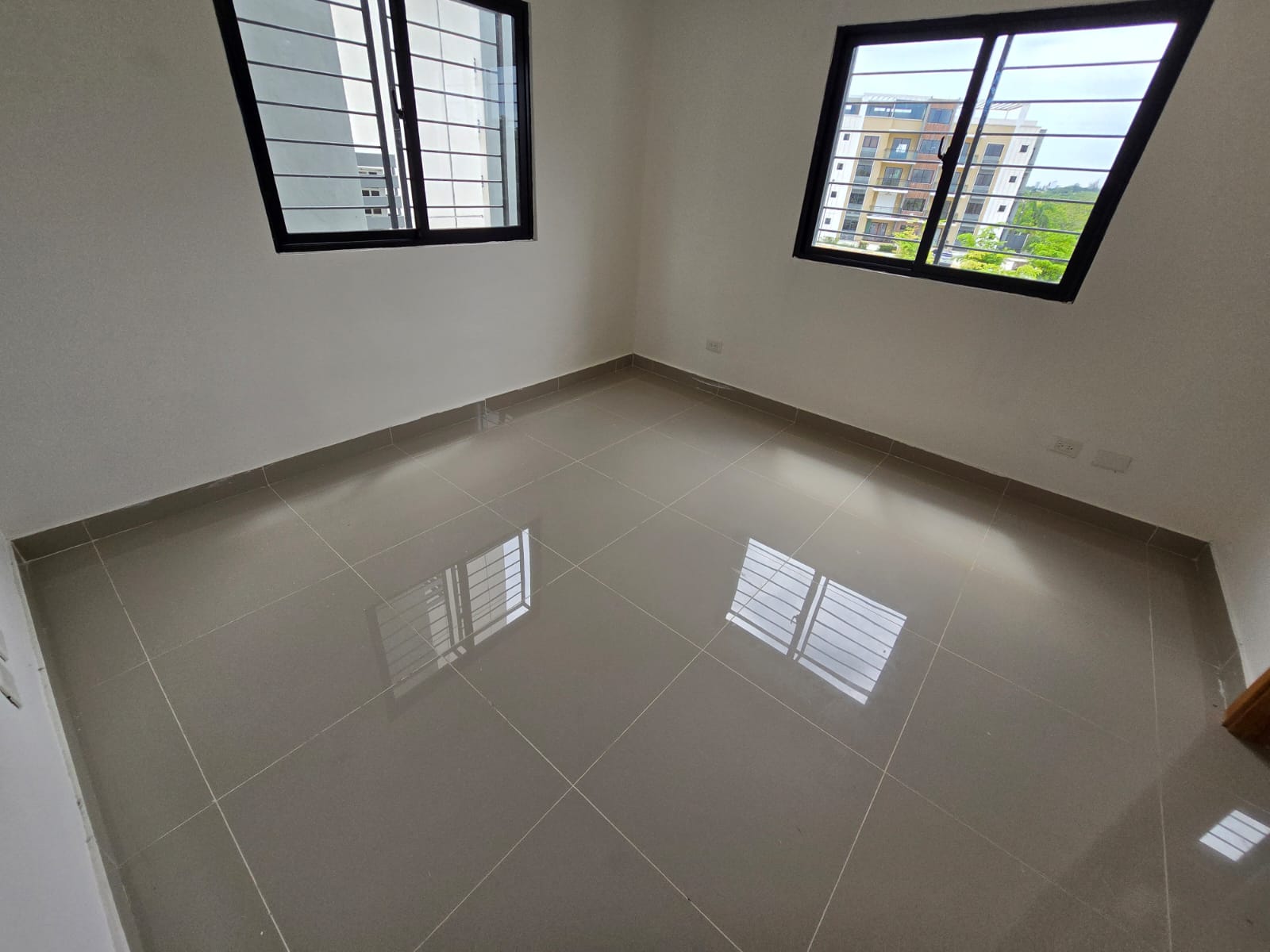 Apartamento en 2do Piso Detrás de la Embajada Americana Residencial Au Foto 7324476-6.jpg