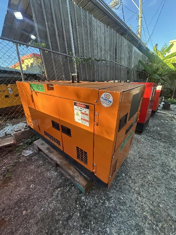 PLANTA ELÉCTRICA DENYO DE 25 KW SIPER SILENCIOSA DISPONIBLE  Foto 7324666-1.jpg