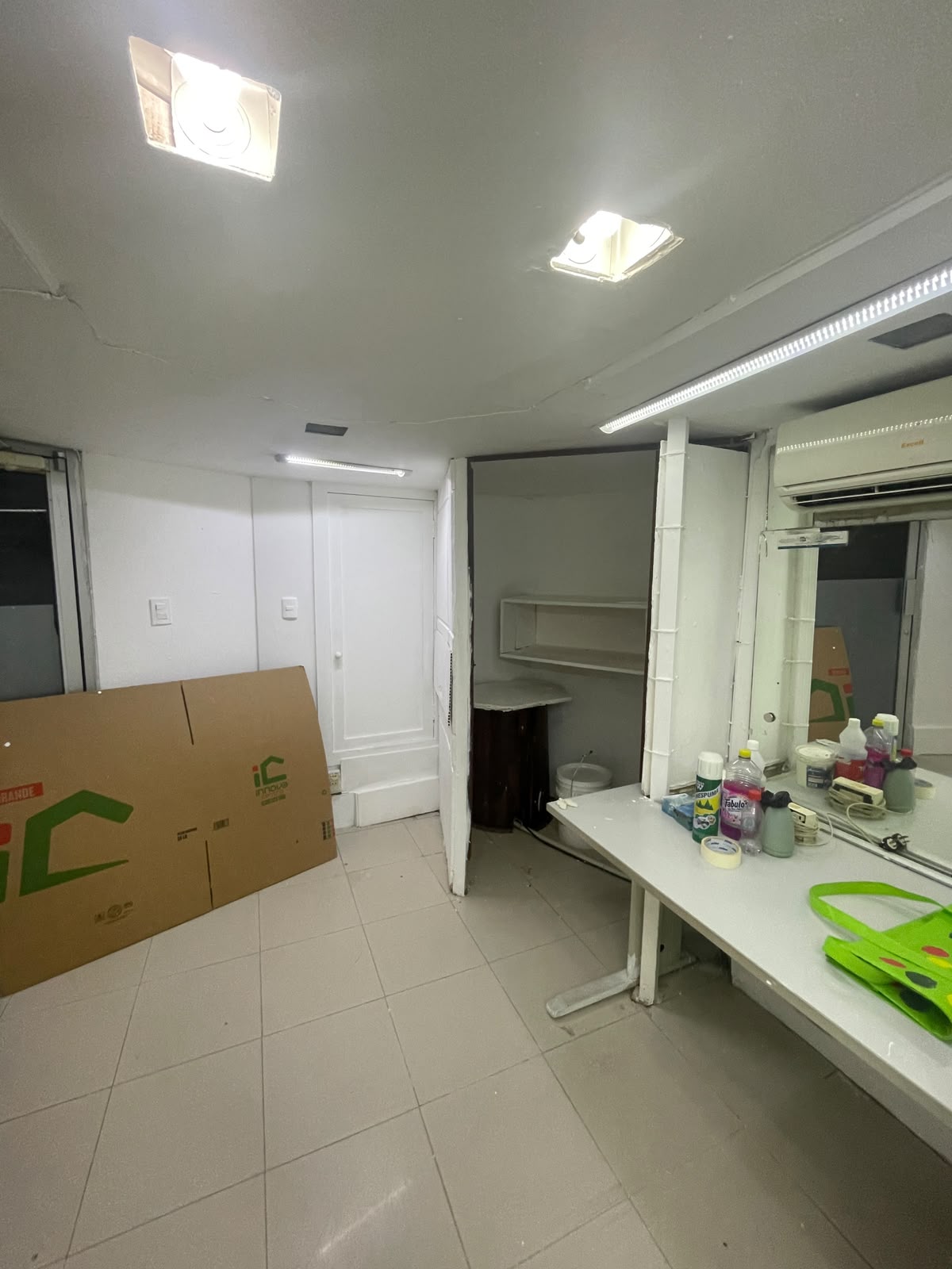 SE ALQUILA LOCAL COMERCIAL CON MEZANINE EN PLAZA DIAMOND MALL Foto 7324717-8.jpg