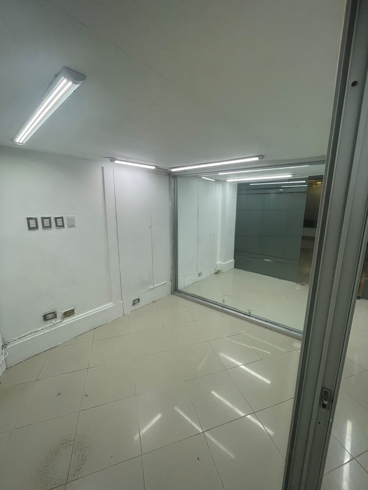SE ALQUILA LOCAL COMERCIAL EN PLAZA DIAMOND MALL Foto 7324721-6.jpg