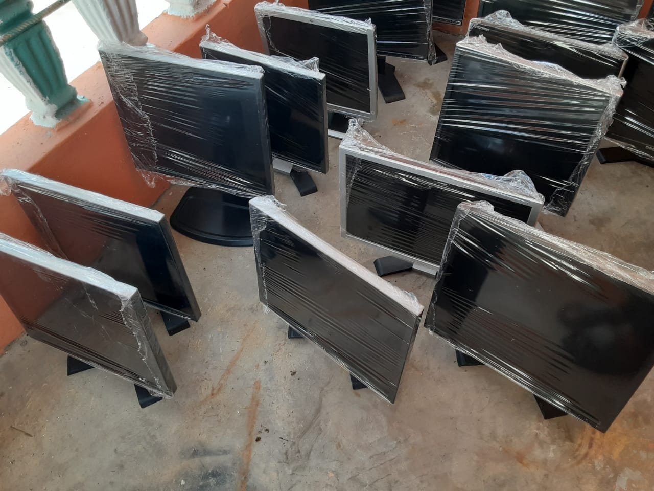 MONITORES PARA CAMARAS DE SEGURIDA Foto 7325068-3.jpg