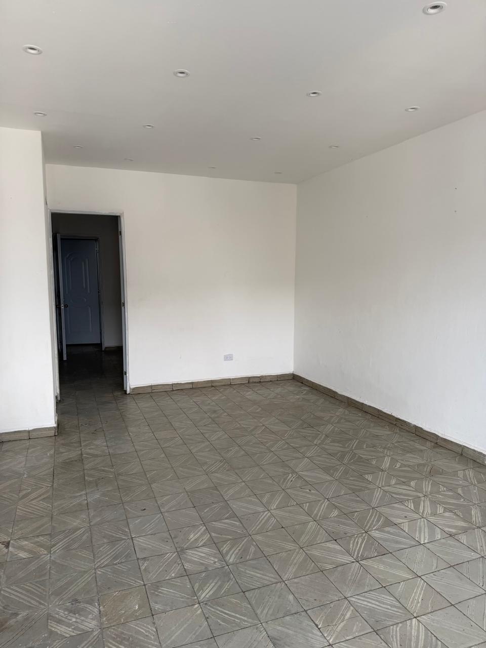 Apartamento 3er. Nivel en Zona Colonial de tres habitaciones Foto 7325098-2.jpg
