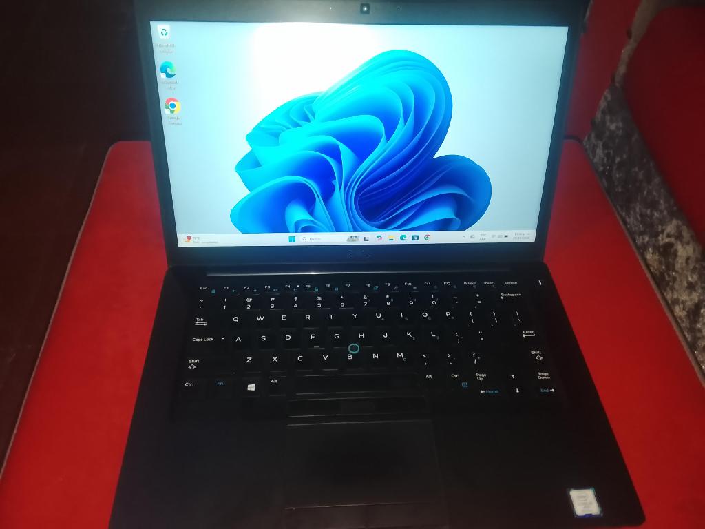 LAPTOP DELL LATITUDE 7490 i5 de 8th Gen DDR4 8GB SSD 256GB  Foto 7325100-1.jpg